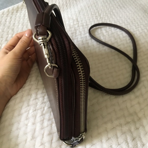 3/$30 Nine West Faux Leather Wallet Purse - Picture 4 of 4